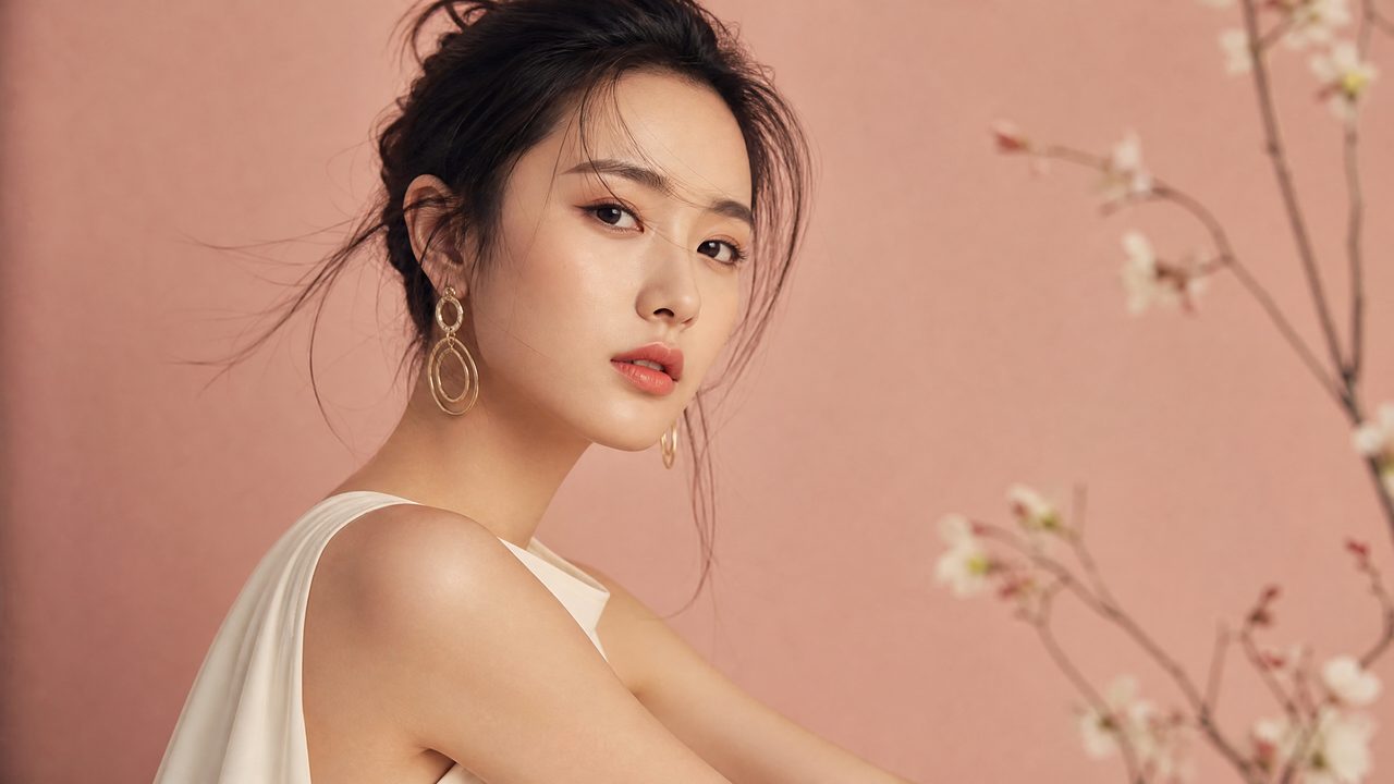 小马拉大车美少女写真视频